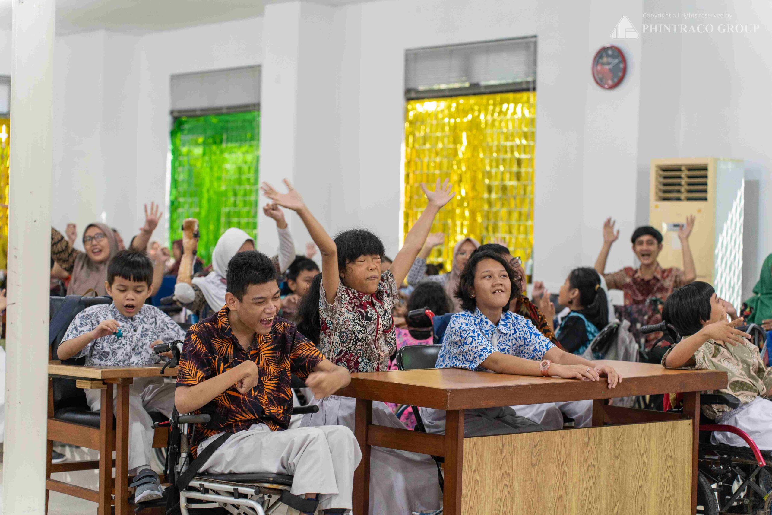 Phintraco Group Salurkan Bantuan CSR ke YPAC Jakarta